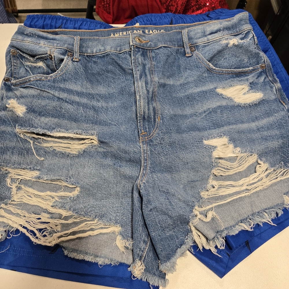 American Eagle Outfitters Distressed Blue Denim Shorts Sz 18